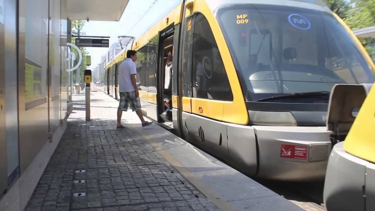 Moda Metro do Porto - A Vida em Movimento