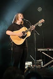 Moda Lewis Capaldi - Wikipedia