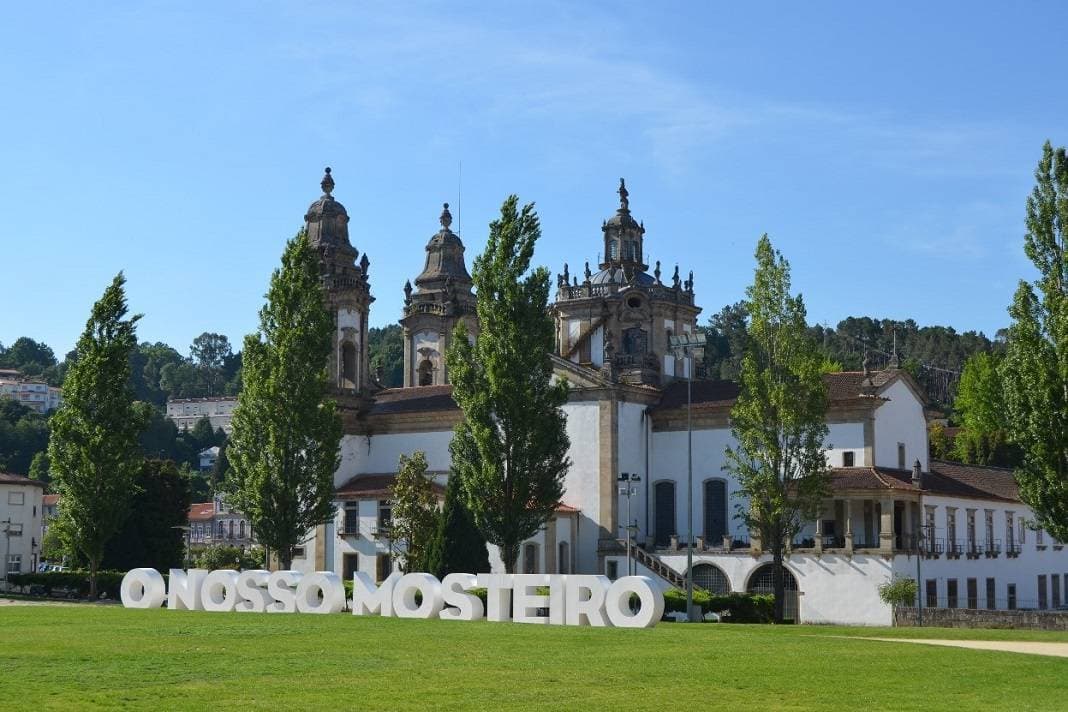 Place Mosteiro de S. Miguel de Refojos