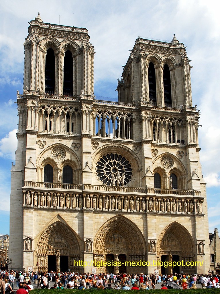 Place Catedral de Notre Dame