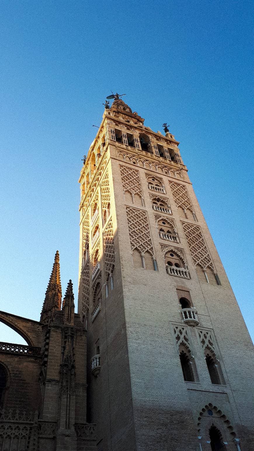 Lugar La Giralda 