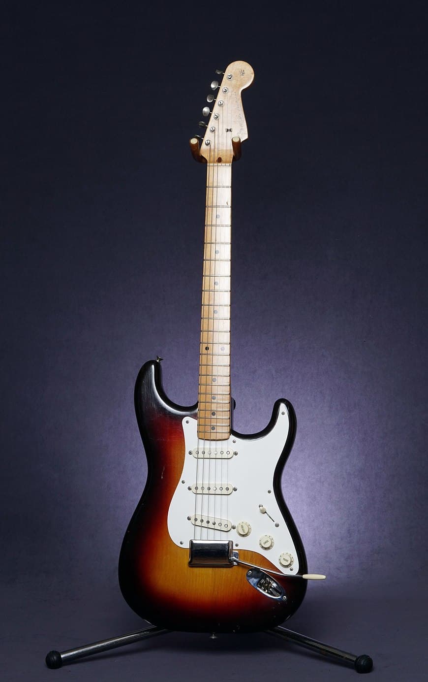 Moda Fender Stratocaster 