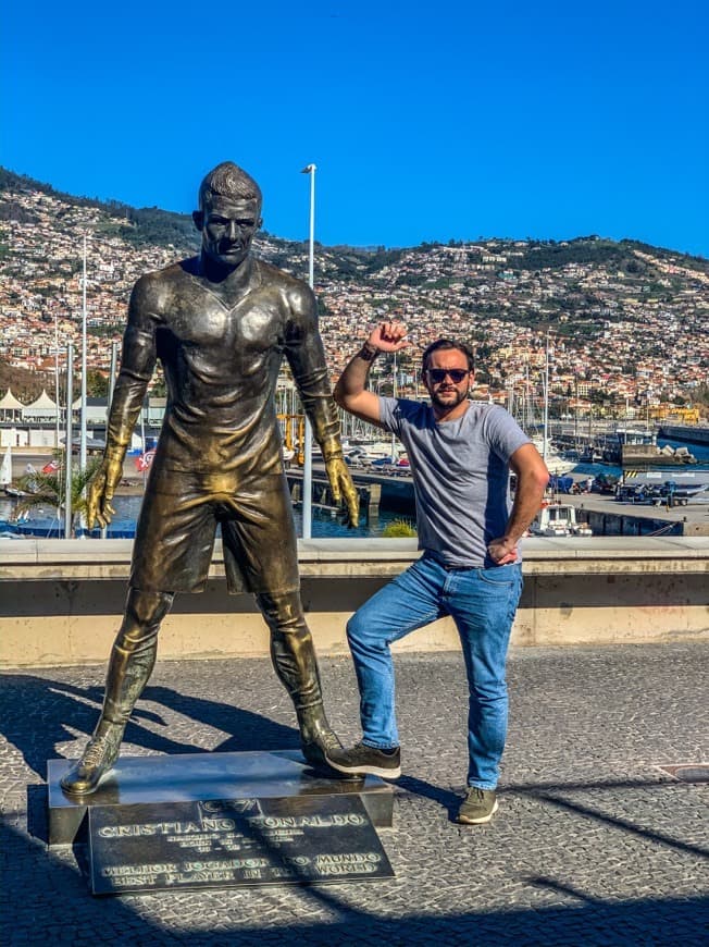 Lugar Estátua Cristiano Ronaldo