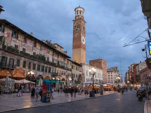 Lugar Piazza delle Erbe