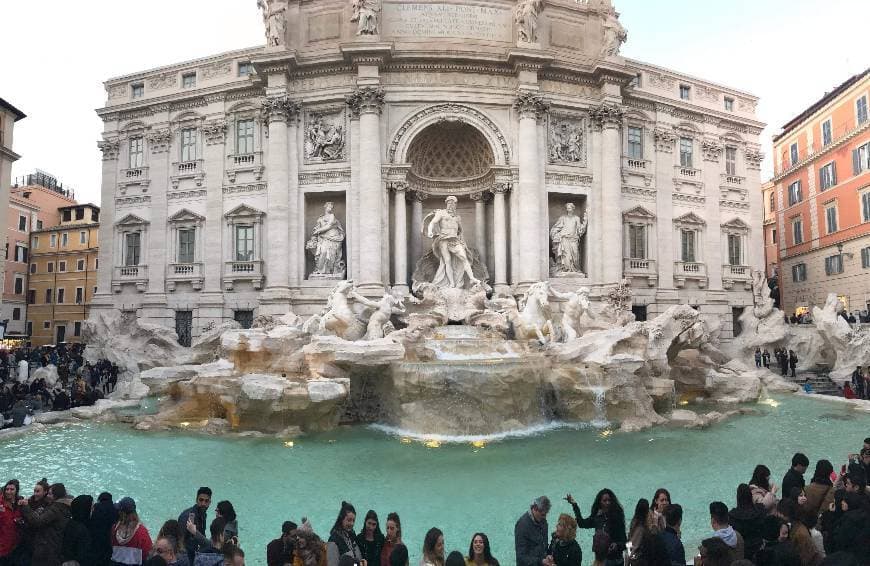 Place Fontana di Trevi