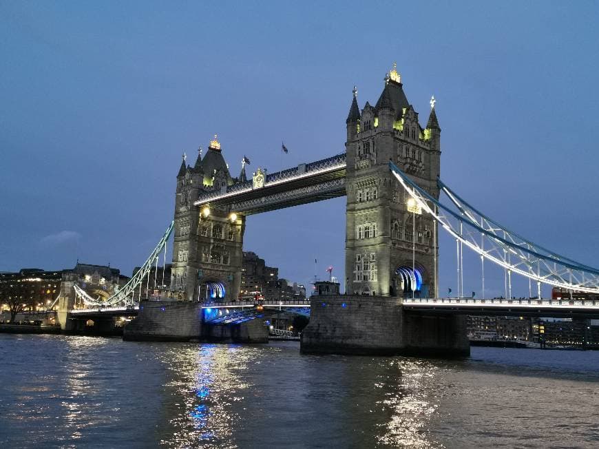 Place Tower Bridge