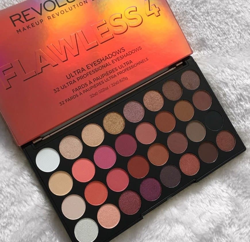 Product Makeup Revolution Flawless 4