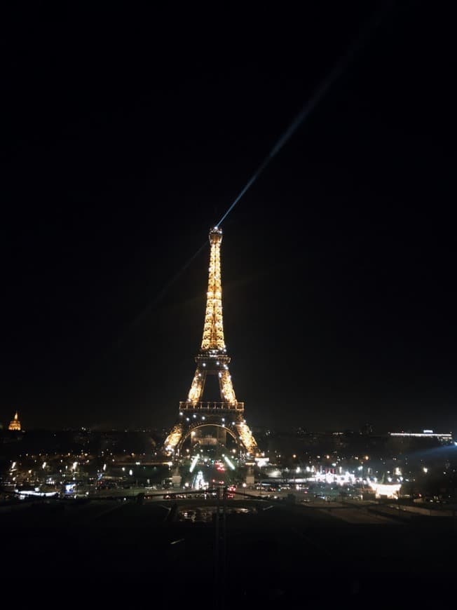 Lugar Eiffel Tower