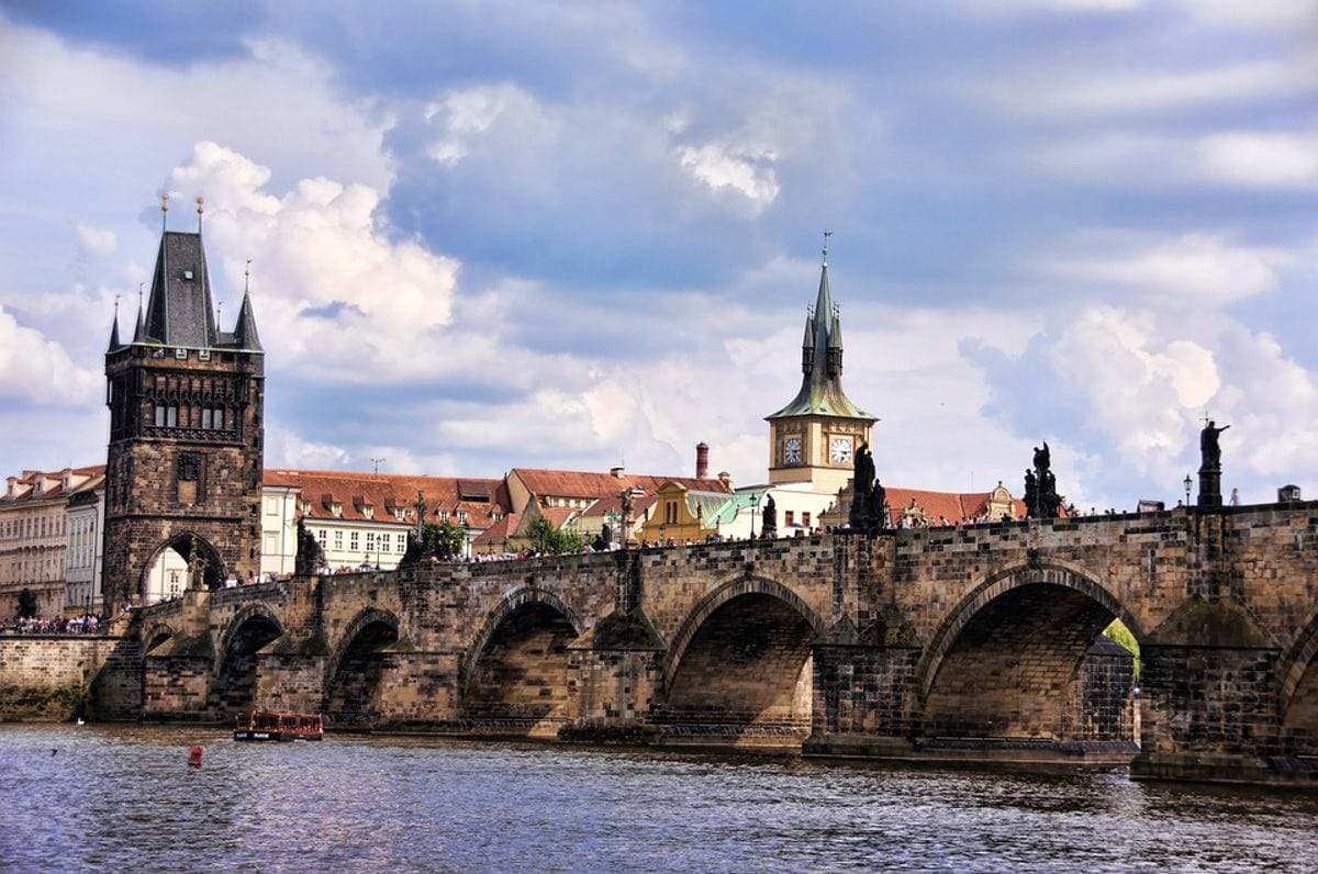 Place Charles Bridge