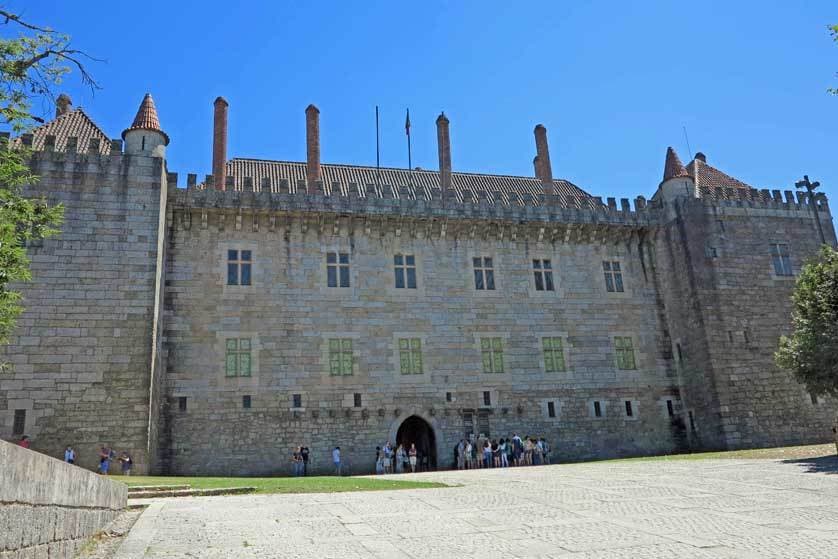 Place Paço dos Duques de Bragança