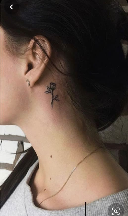 Moda Tatuagem atrás orelha