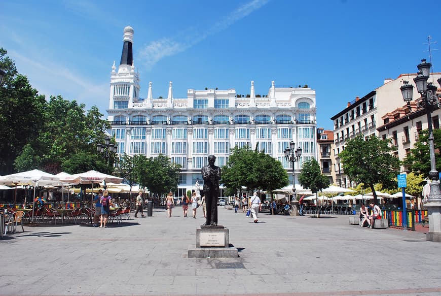 Place Plaza de Santa Ana