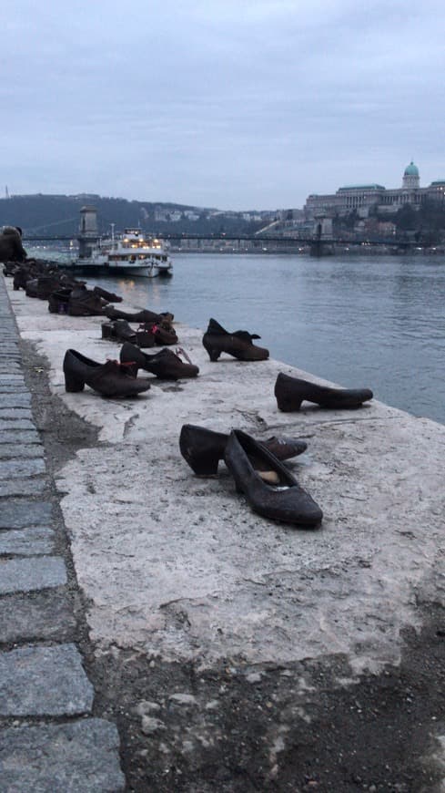 Lugar Shoes on the Danube Bank