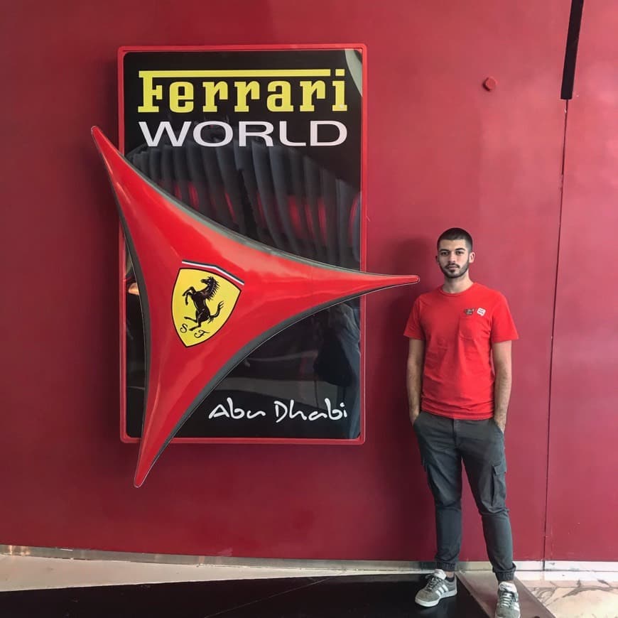 Lugar Ferrari World Abu Dhabi (Office Entrance)