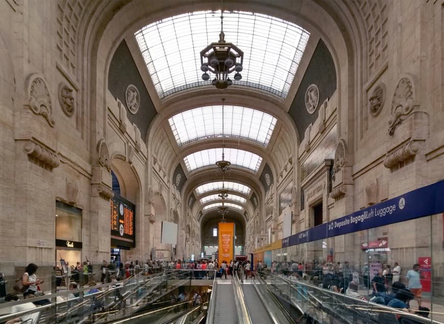 Lugar Milano Centrale Railway Station