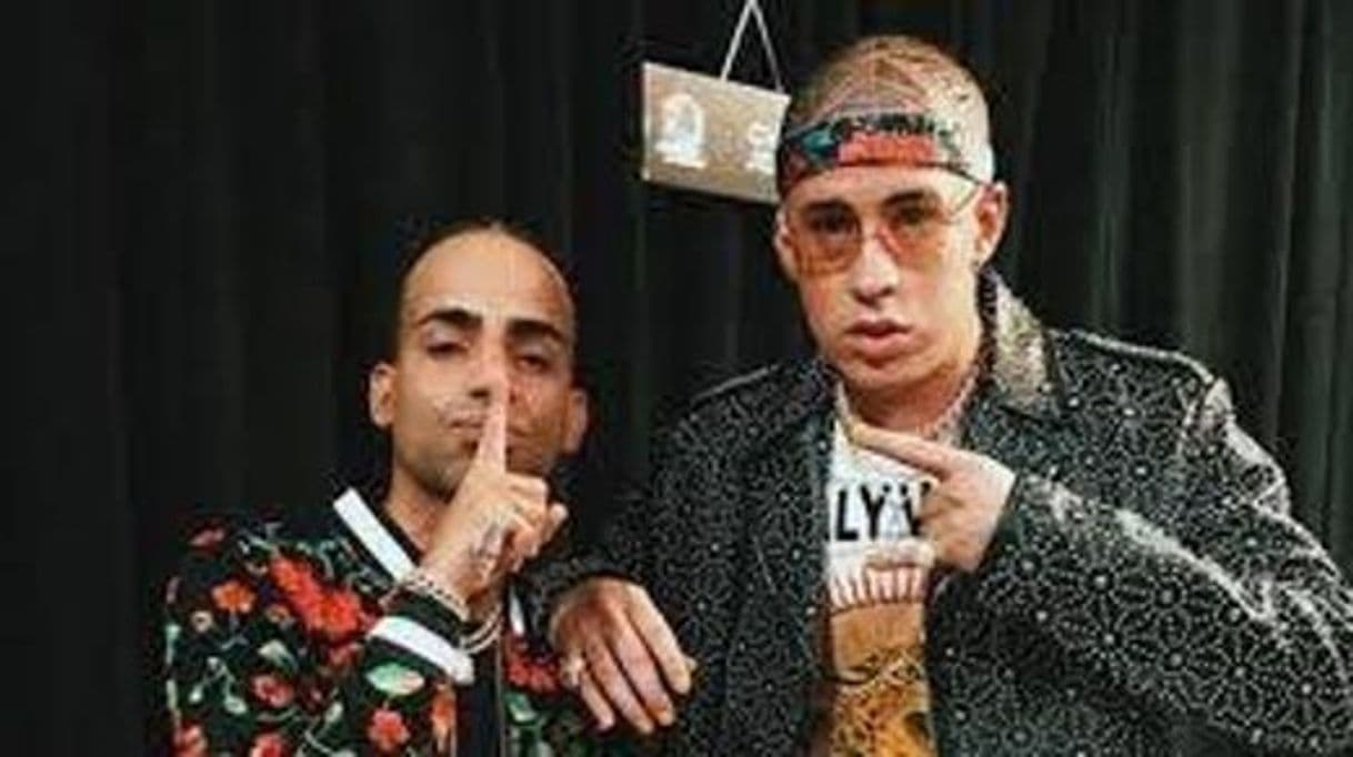 Fashion Arcangel - Me Acostumbre ft. Bad Bunny [Official Video] - YouTube