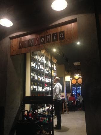 Restaurantes La Simfonia: formatges i vins