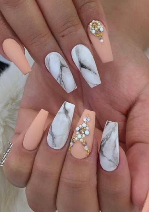 Moda Nails