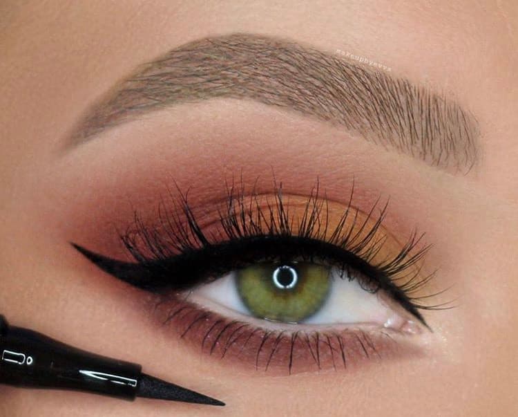 Moda Eye Makeup 