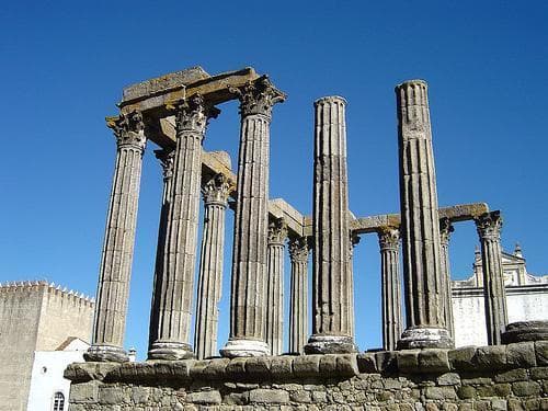 Place Templo romano de Évora