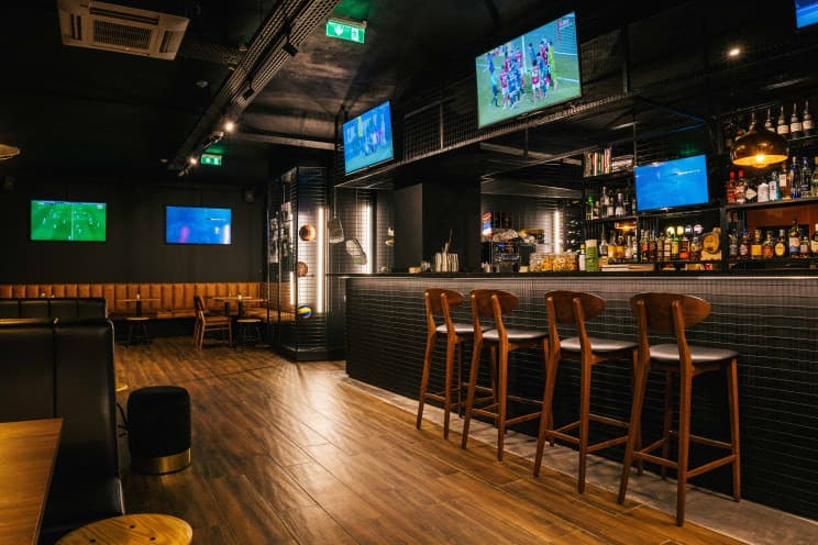 Restaurants Tribuna Sports Bar & Grill - Food & Drinks