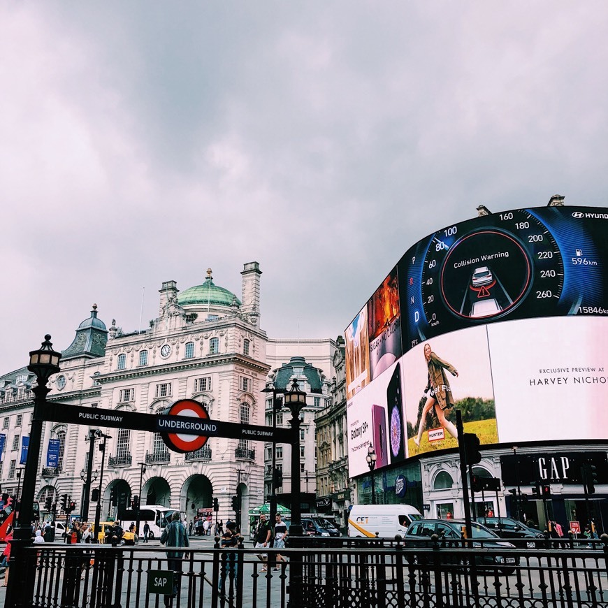 Lugar Piccadilly Circus