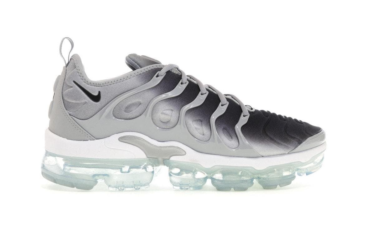 Moda Nike VaporMax Plus Grey and white