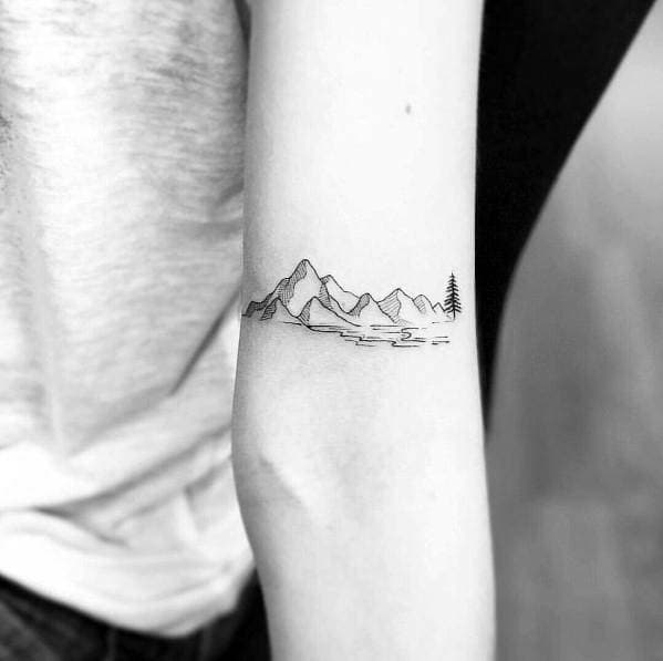 Moda Mountain Tattoo 