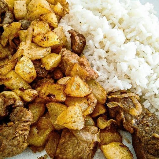 Fashion Rojões com Batata Frita e Arroz