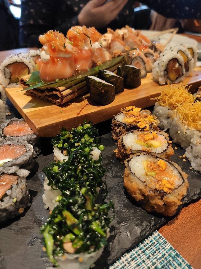 Restaurantes Yokozo Sushi Lounge