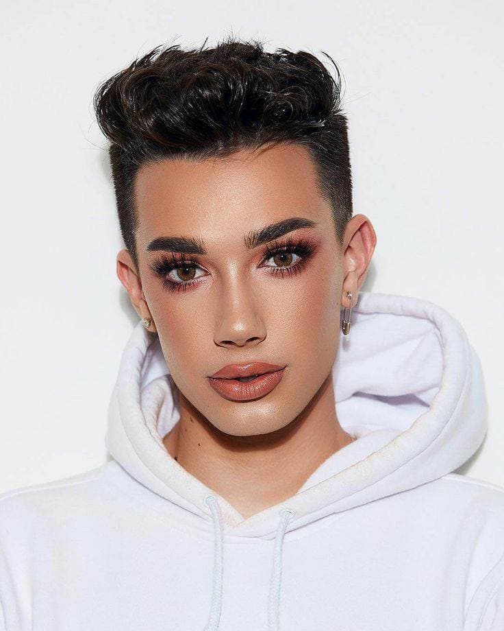 Moda James Charles - YouTube