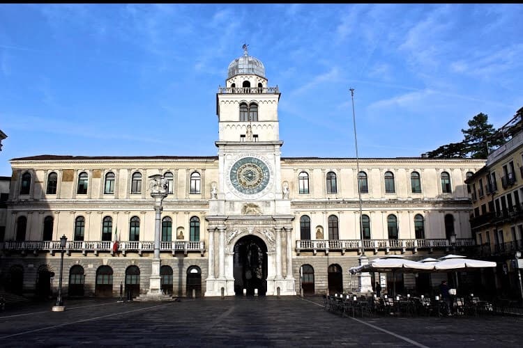 Place Piazza dei Signori