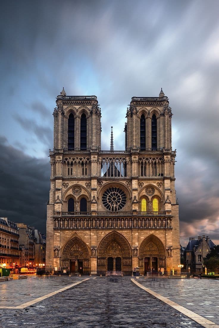 Place Cathédrale Notre Dame