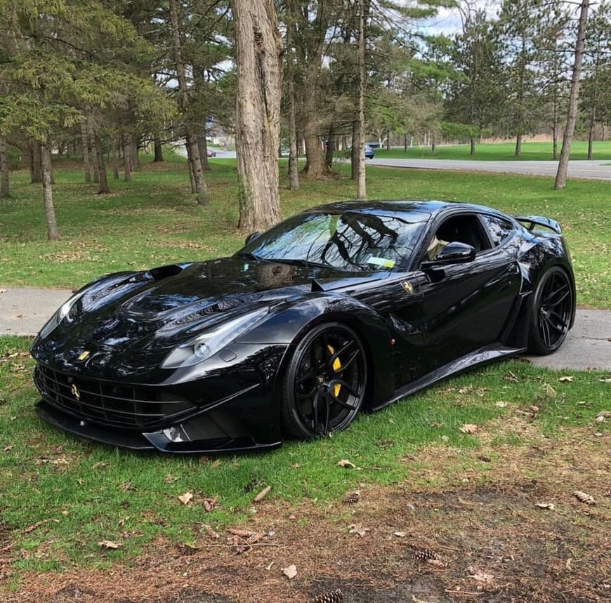 Moda Ferrari F12 Berlinetta