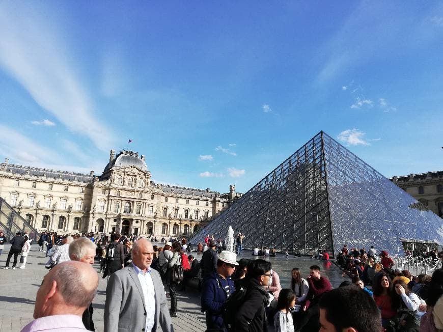 Place Museo del Louvre