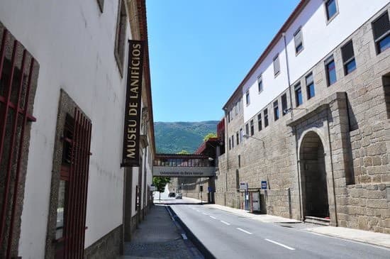 Lugar Museu de Lanifícios da Universidade da Beira Interior / Núcleo da Real Fábrica Veiga