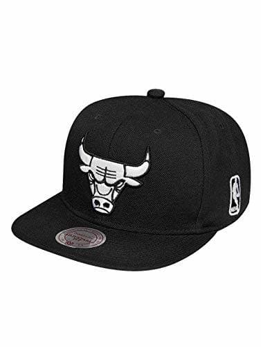 Product Mitchell & Ness Chicago Bulls All Black And White Logo EU448 Snapback