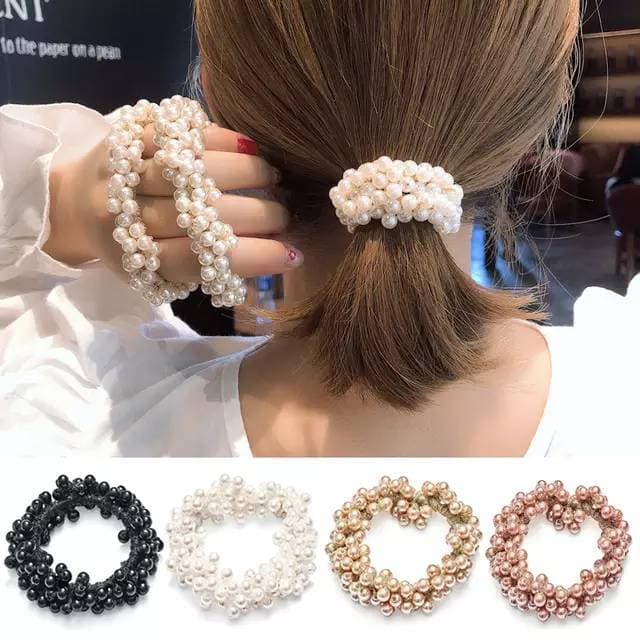 Product Scrunchie elegante com pérolas 