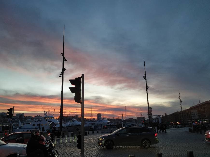 Place Vieux Port à Marseille