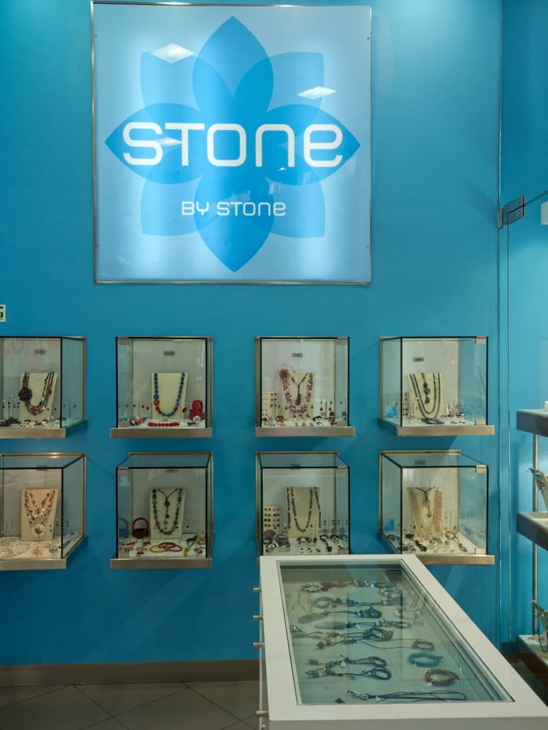 Lugar Stone by Stone