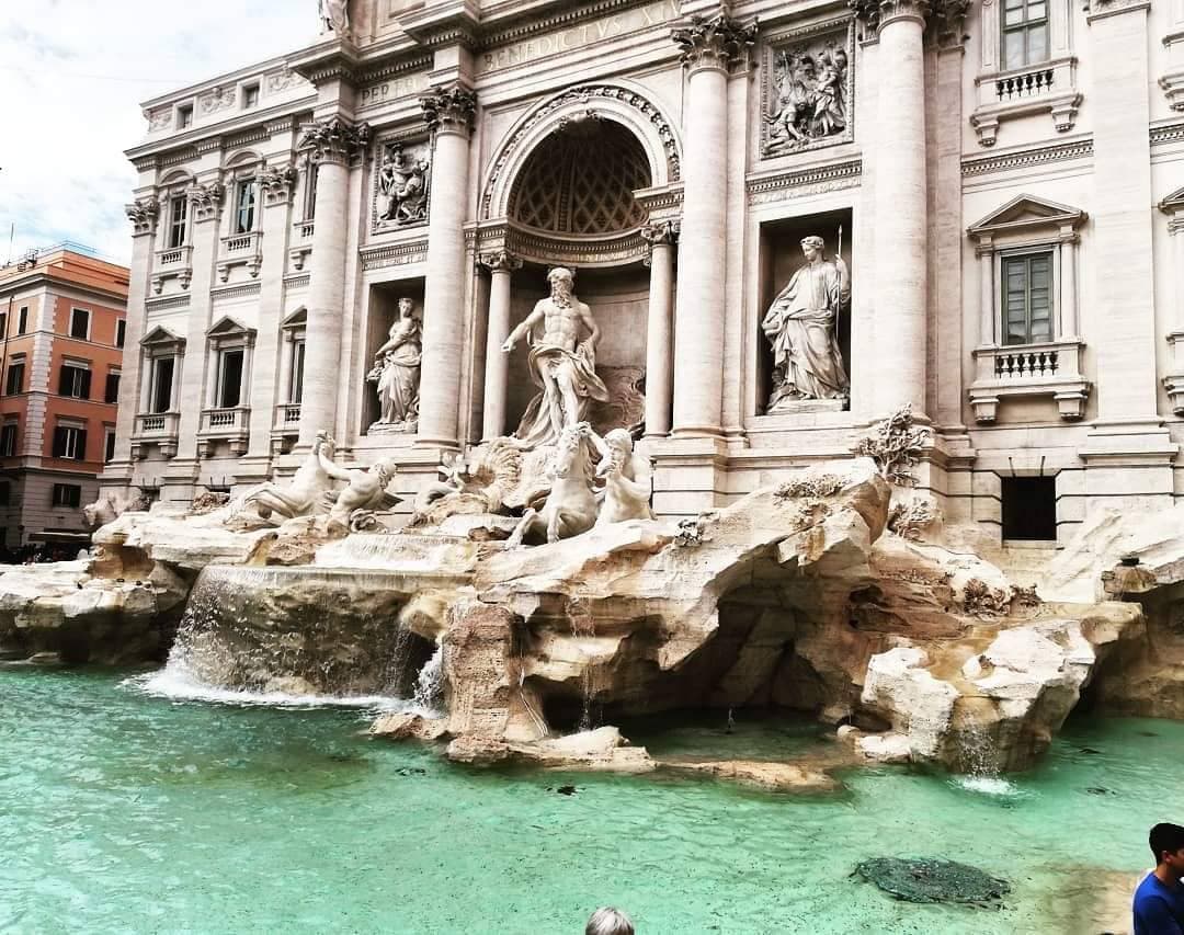 Lugar Fontana di Trevi