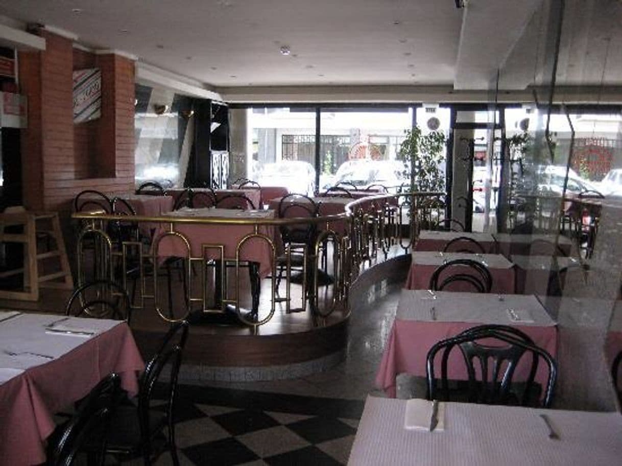 Restaurants Pizaria Cimo De Vila, Lda.