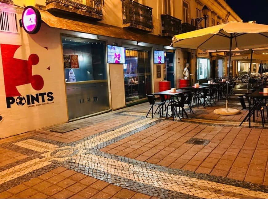 Restaurants 3 POINTS - SPORTS BAR