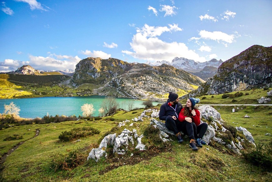 Lugar Lake Enol