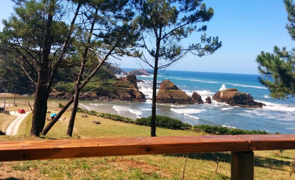 Lugar Menos Mal Playa de Porcía