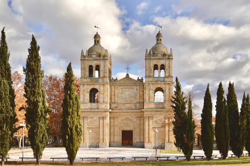 Lugar Church of Santiago