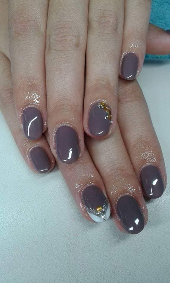 Moda Nails