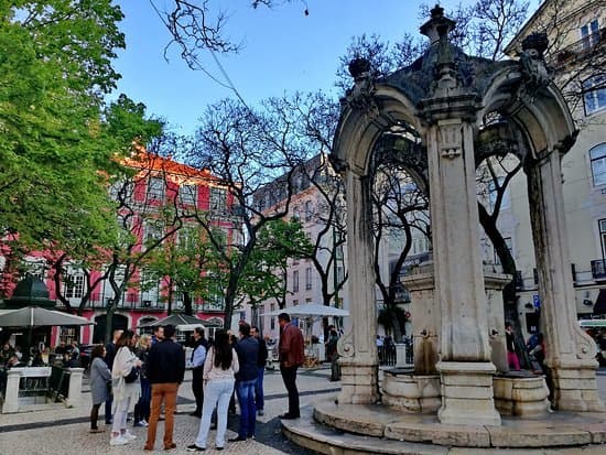 Lugar Largo do Carmo