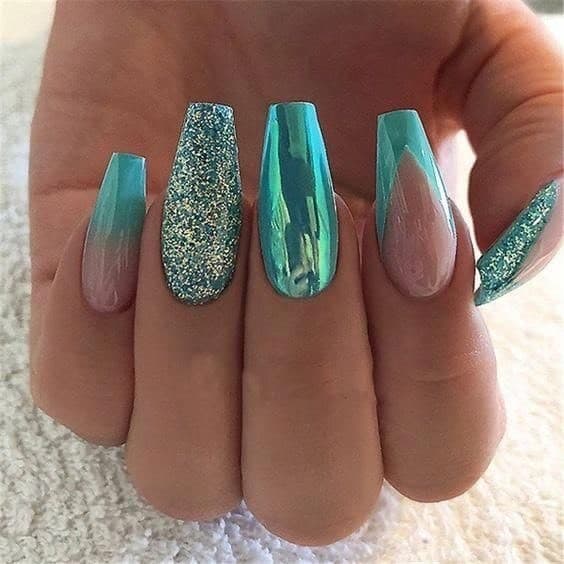 Moda Nails