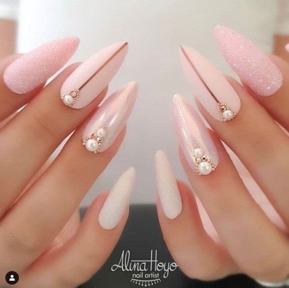 Moda Nails